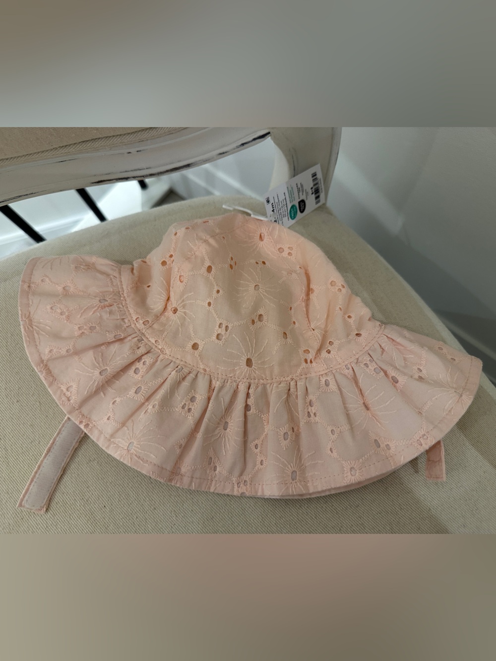 🦢 12~24 Mth Oshkosh Cotton Eyelet Ruffle Baby Sun Hat - Pale Peach NWT